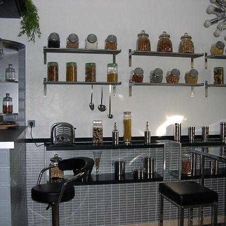 La Gentoliere Acomodação com café da manhã Pollestres Exterior foto