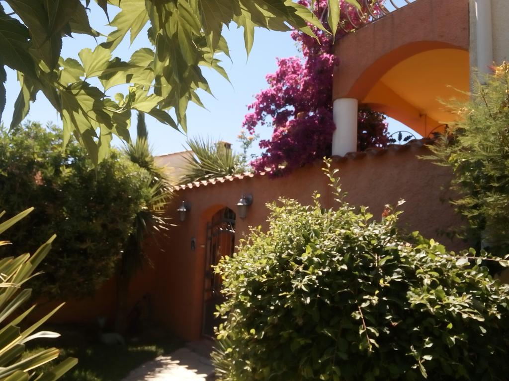 La Gentoliere Acomodação com café da manhã Pollestres Exterior foto